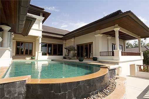 Looking towards the master bedroom