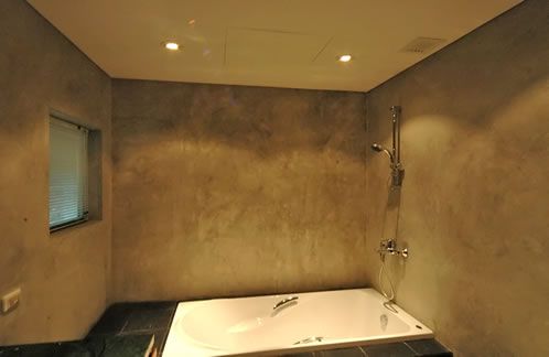 The en-suite bathroom