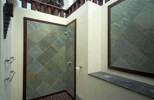 The outdoor shower for the third bedroom